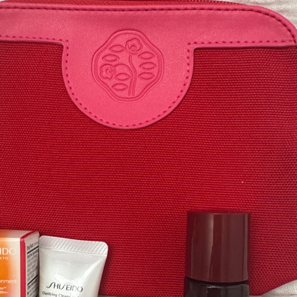 Shiseido Skincare Collection with Red and White Accents - Picture 5 of 5